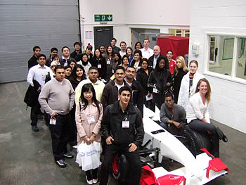 Undergrad Students on an Industrial Visit